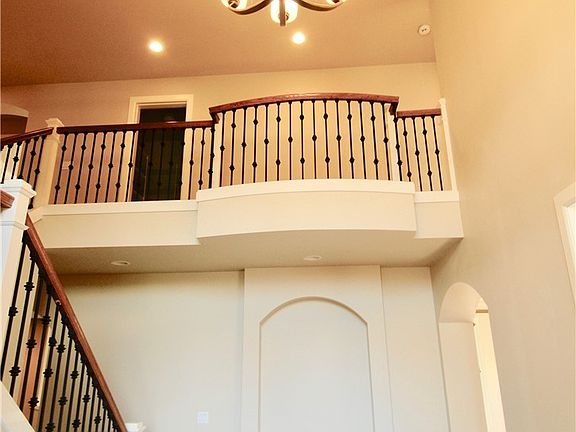 4th image of 21580 SE 3rd Pl