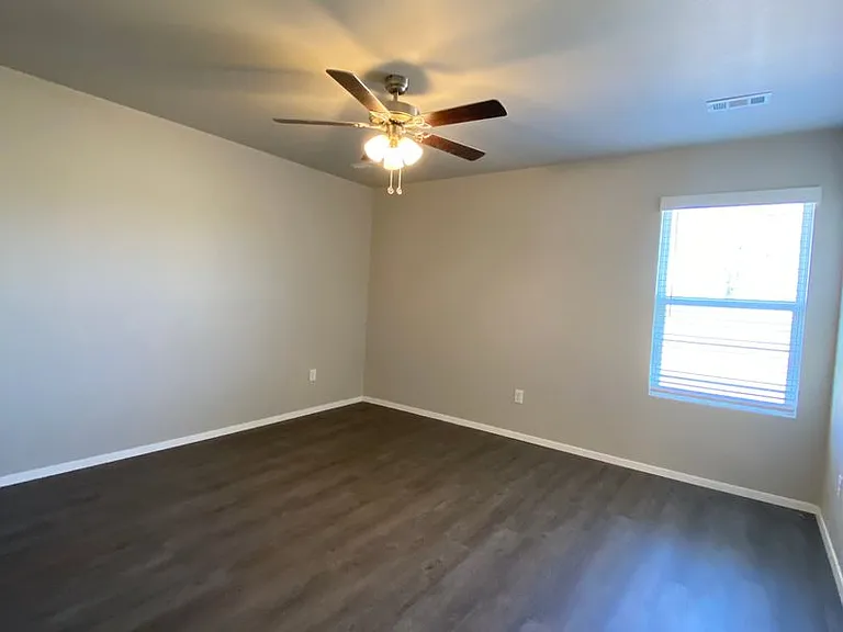 503B W Christopher Dr — Photo 12