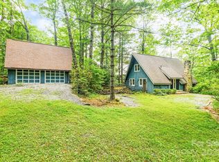 193 Fallsview Dr, Lake Toxaway, NC 28747