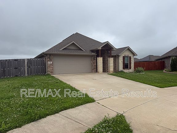 2nd image of 700 Gala Cir
