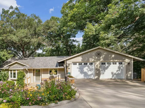 1015 Westwood Dr, Mount Pleasant, IA 52641