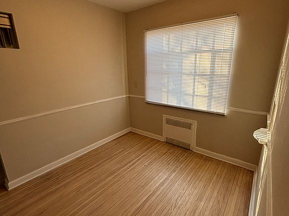 5th image of 2265 Sherwood Ave APT 4