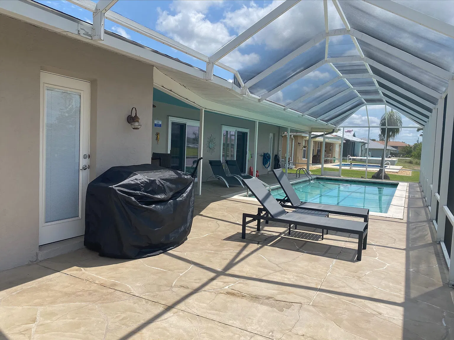 3 bed, 2120 sqft, $3,300 — Photo 3