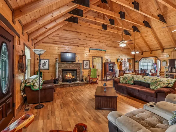 4012 Payne Cove Rd, Pelham, TN 37366