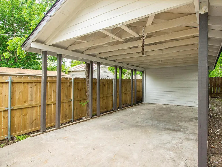 S Grand Ave — Photo 10