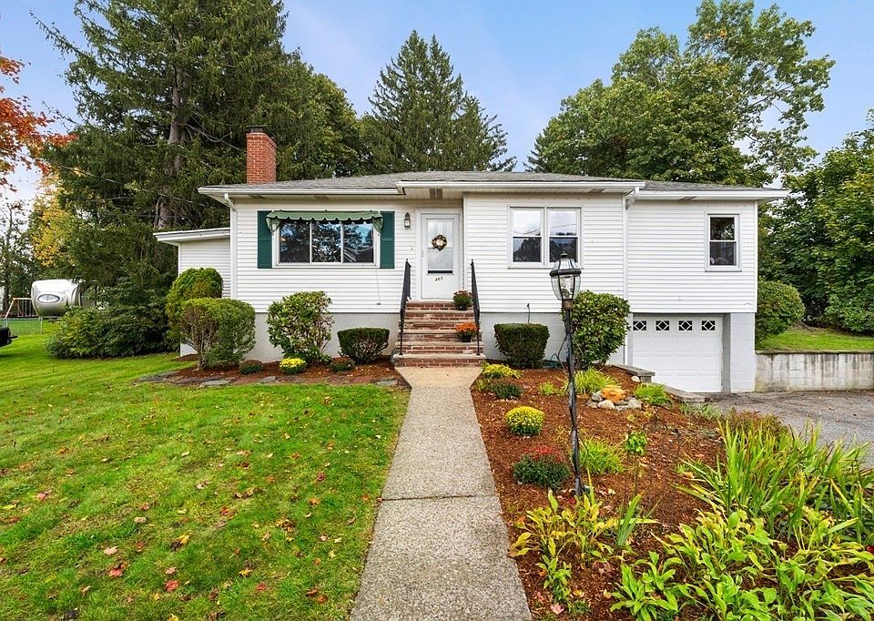 1st image of 465 Wood Ln