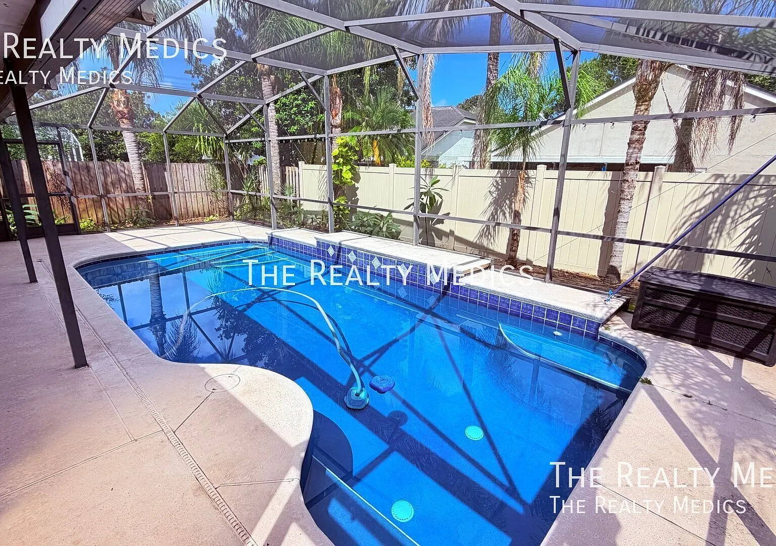 Premium Oviedo 4BR/2BA Solar Pool, EV Charging, Renovated Kitchen & Flex Garage — Photo 4