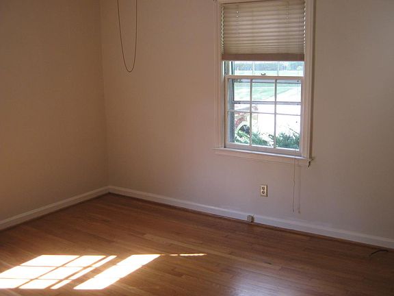 3rd image of 1128 Cooper Dr APT 1