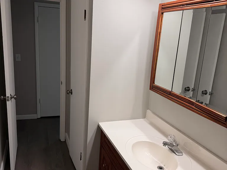 1126 Holcomb St #7 — Photo 3