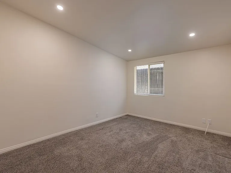 216 Barbara St — Photo 15