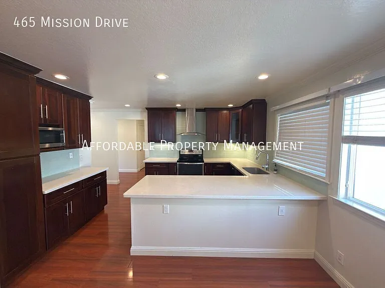 465 Mission Dr — Photo 9