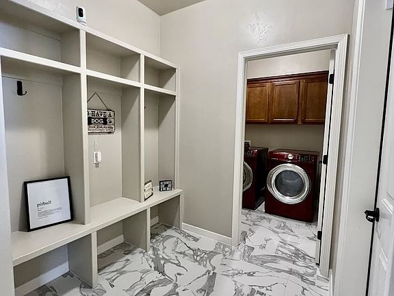 3rd image of 1016 Malibu Way