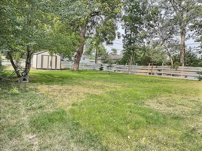 Large Backyard!