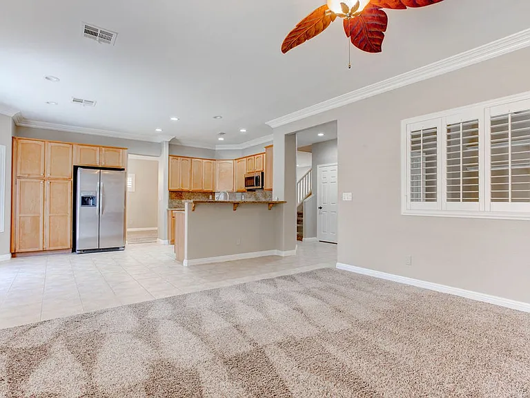809 Royal Birch Ln — Photo 22