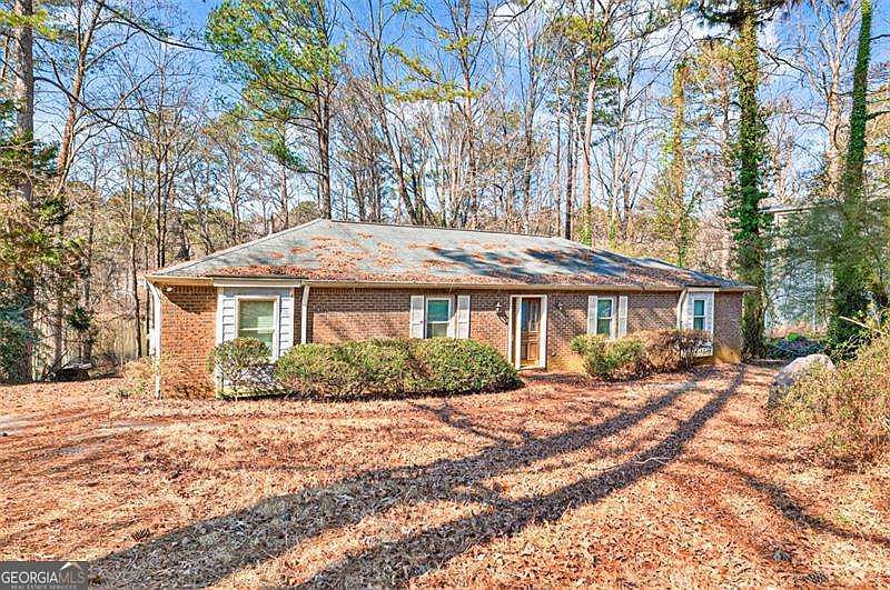 1st image of 4991 Lake Forest Dr SE