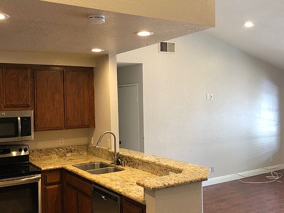 4th image of 8725 Beckenham Ln Unit E