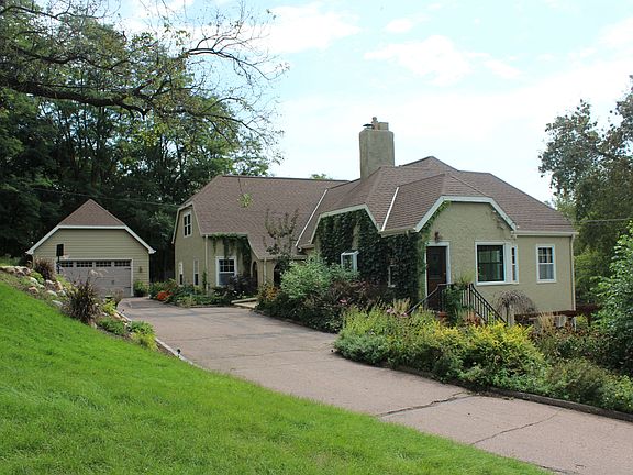 2nd image of 2000 Plum Creek Rd