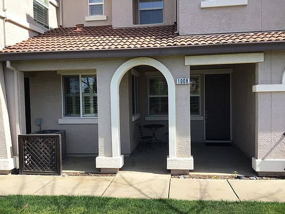 3rd image of 1008 Hudson Cir