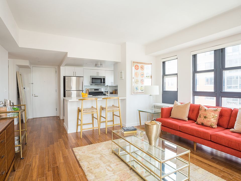 1st image of 27 Albany Ave APT 303