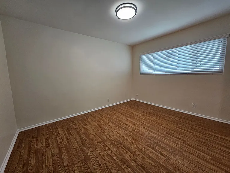 561 East Orange Grove Avenue — Photo 10