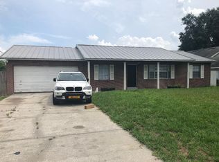 27950 Lois Dr, Tavares, FL 32778