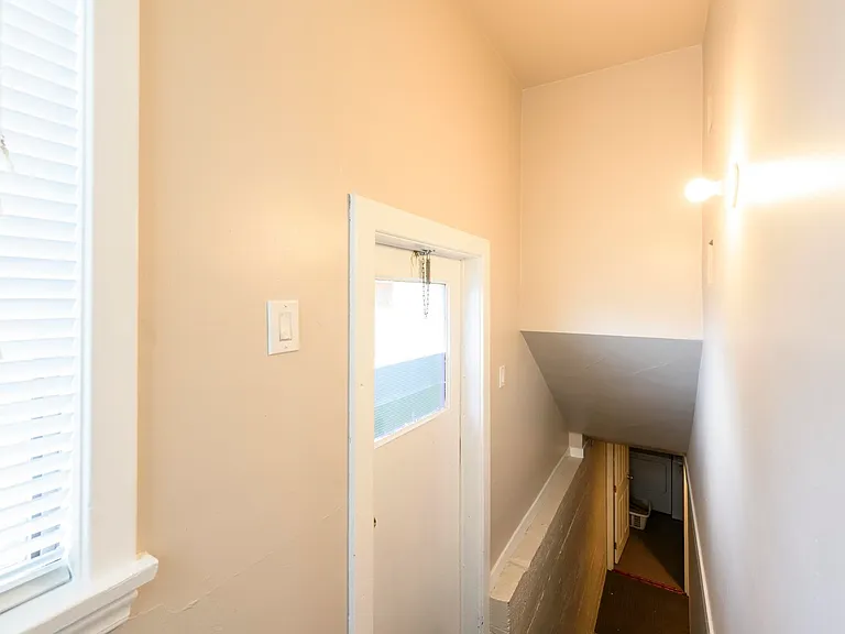 4525 Knight St — Photo 11