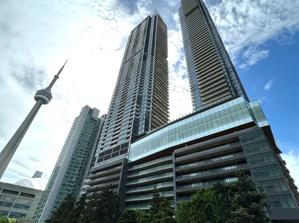 1 Concord Cityplace Way, Toronto, ON
