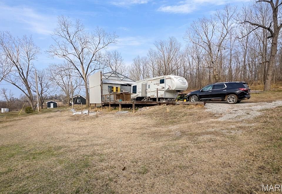 2nd image of 15 Icehouse Ln