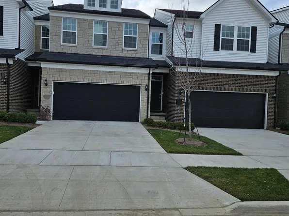 5505 E Spaniel Dr, Ann Arbor, MI 48108