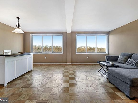 5th image of 10201 Grosvenor Pl APT 1206