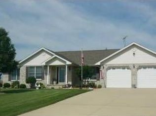 30 Westview Dr, Highland, IL 62249