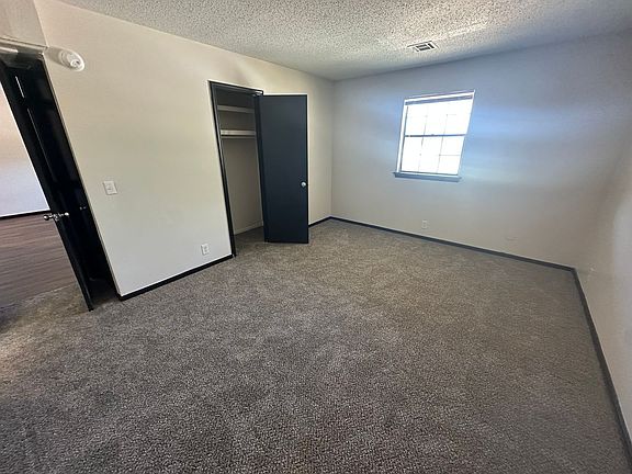 5th image of 320 S Wyandotte Ave APT 27