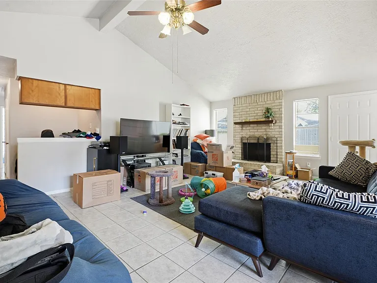 466 El Toro Ln — Photo 7