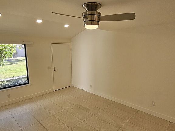 4th image of 6032 Montecito Dr Unit 5
