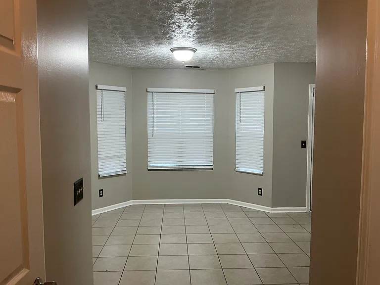 5553 Strathmoor Manor Cir — Photo 27