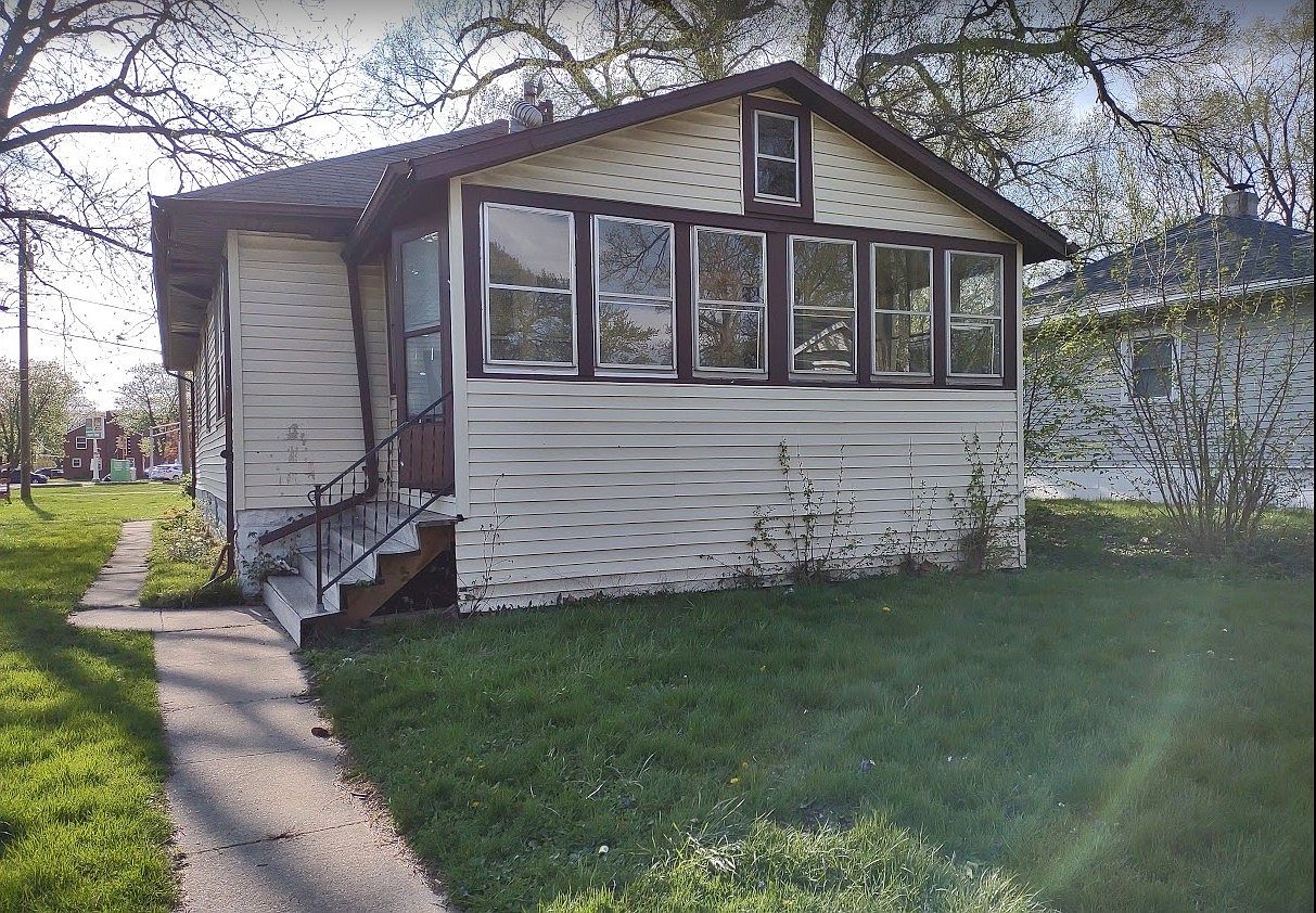 329 S Albert Blvd, Kankakee, IL 60901 | Zillow