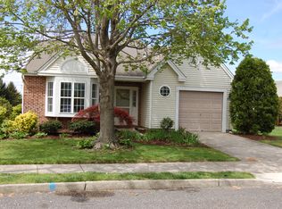 616 Cascade Dr S, Mount Laurel, NJ 08054