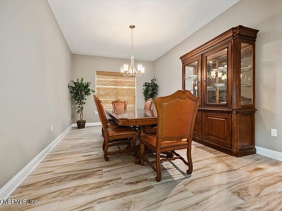5th image of 39 SEAHILL Drive
