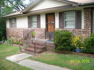 636 Woodburn Dr, Fayetteville, NC 28311