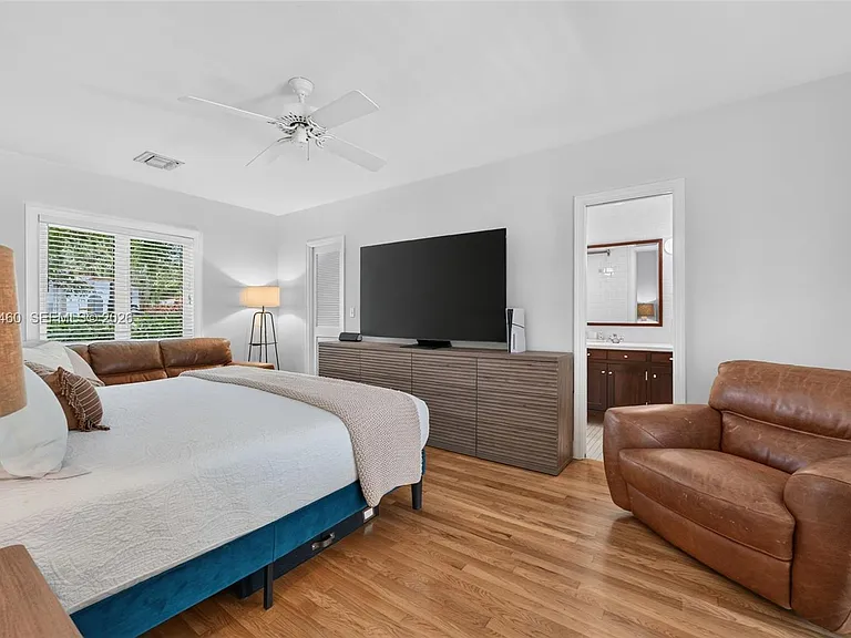 1710 Segovia St — Photo 16