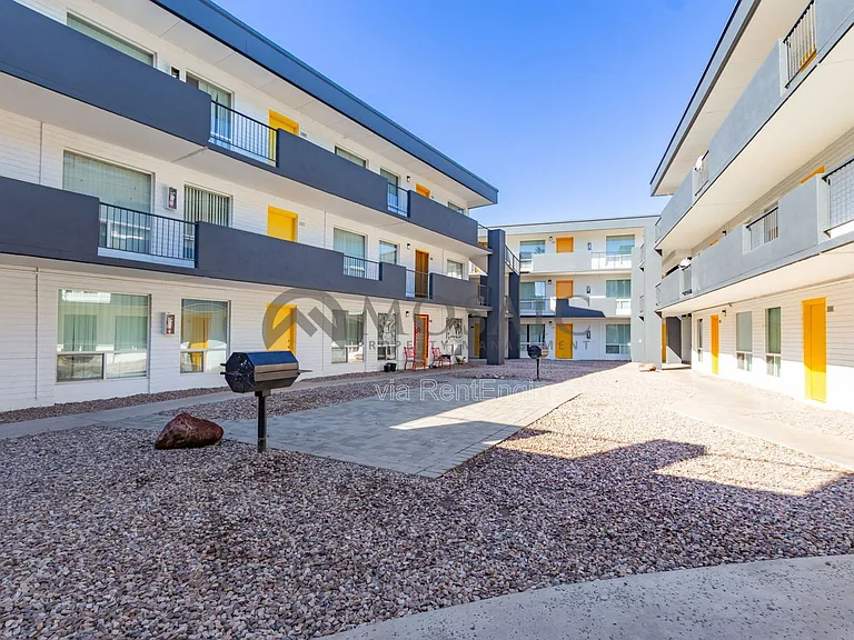 Radius Apartments — Photo 16