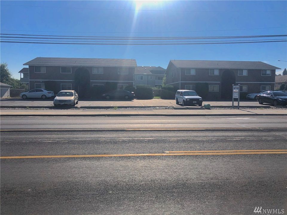 1st image of 843 853 S Division St