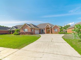 122 Gilbreath Ave, Fairhope, AL 36532