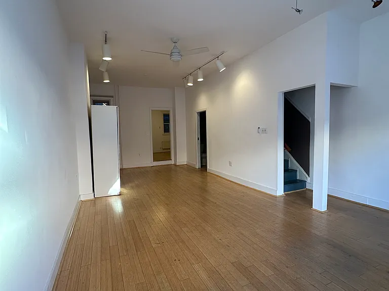 208 Fairmount Ave — Photo 3