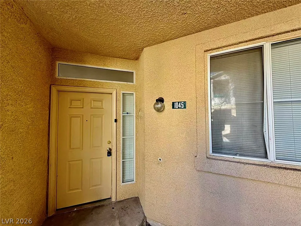 2 bed, 2.0 bath, 1063 sqft, $1,300 — Photo 2