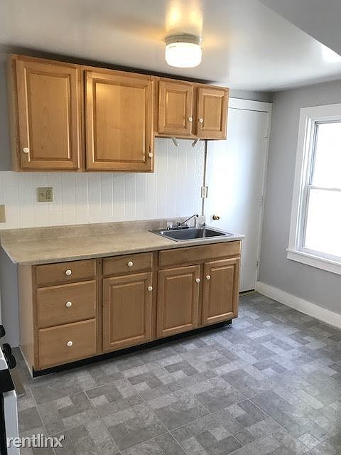 1st image of 73 Frank St Unit 3