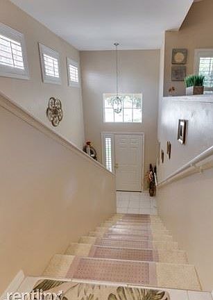 5th image of 15020 Lakeside View Dr