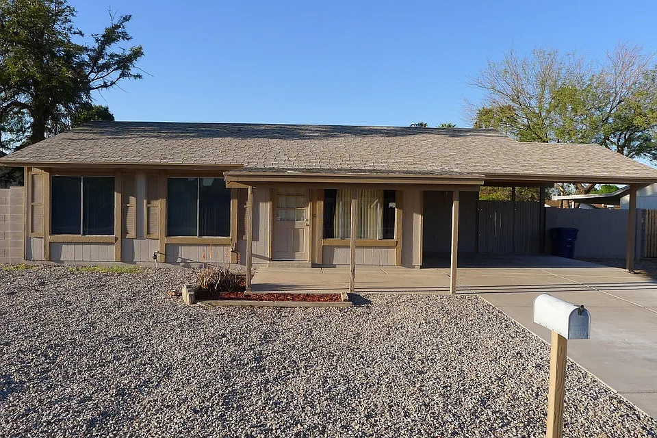 812 W Watson Dr