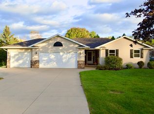 N1416 Greenbush Ct, Greenville, WI 54942