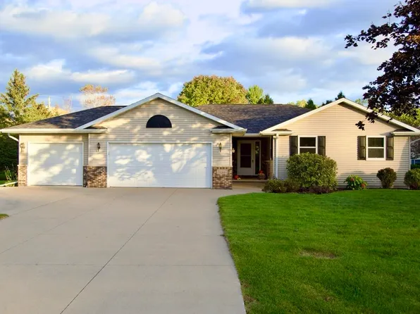N1416 Greenbush Ct, Greenville, WI 54942